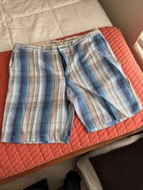 Tommy Bahama Blue and White Plaid Summer Shorts men’s sz 40